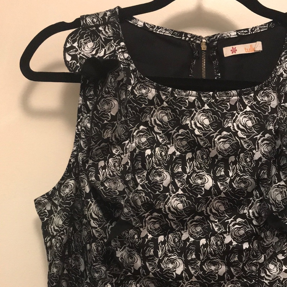Tulle Sleeveless Silver Roses Top